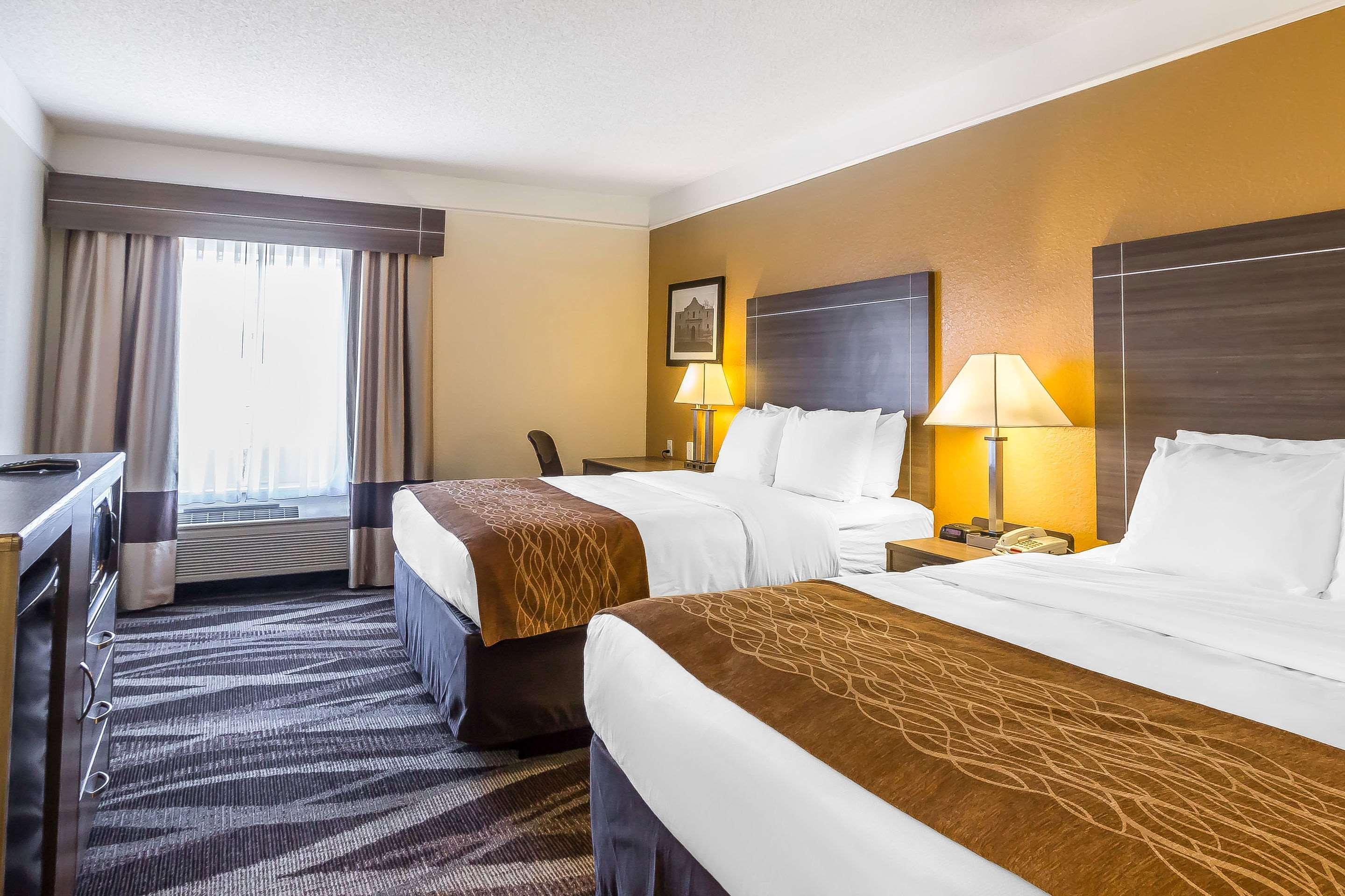 Comfort Inn Near Frost Bank Center ซานอันโตนิโอ ภายนอก รูปภาพ