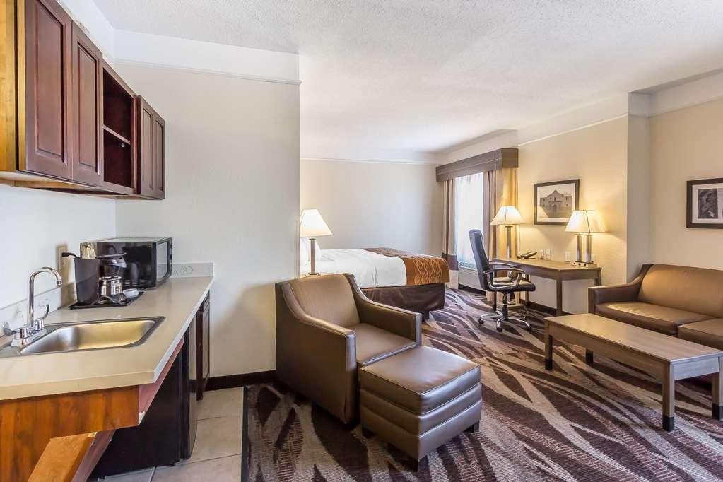 Comfort Inn Near Frost Bank Center ซานอันโตนิโอ ภายนอก รูปภาพ
