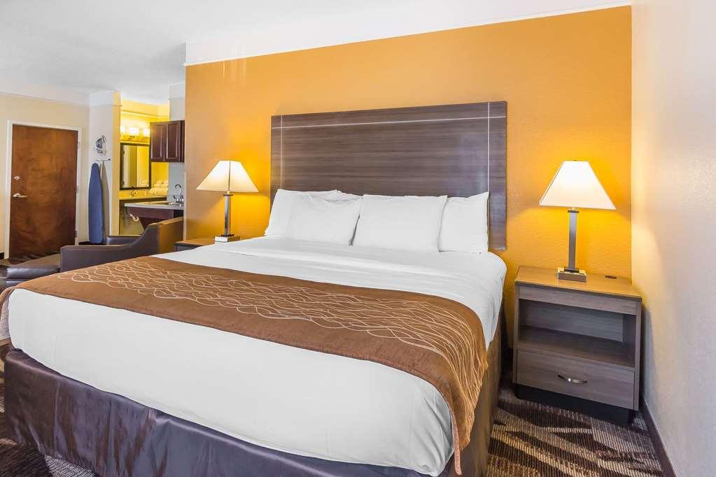Comfort Inn Near Frost Bank Center ซานอันโตนิโอ ภายนอก รูปภาพ
