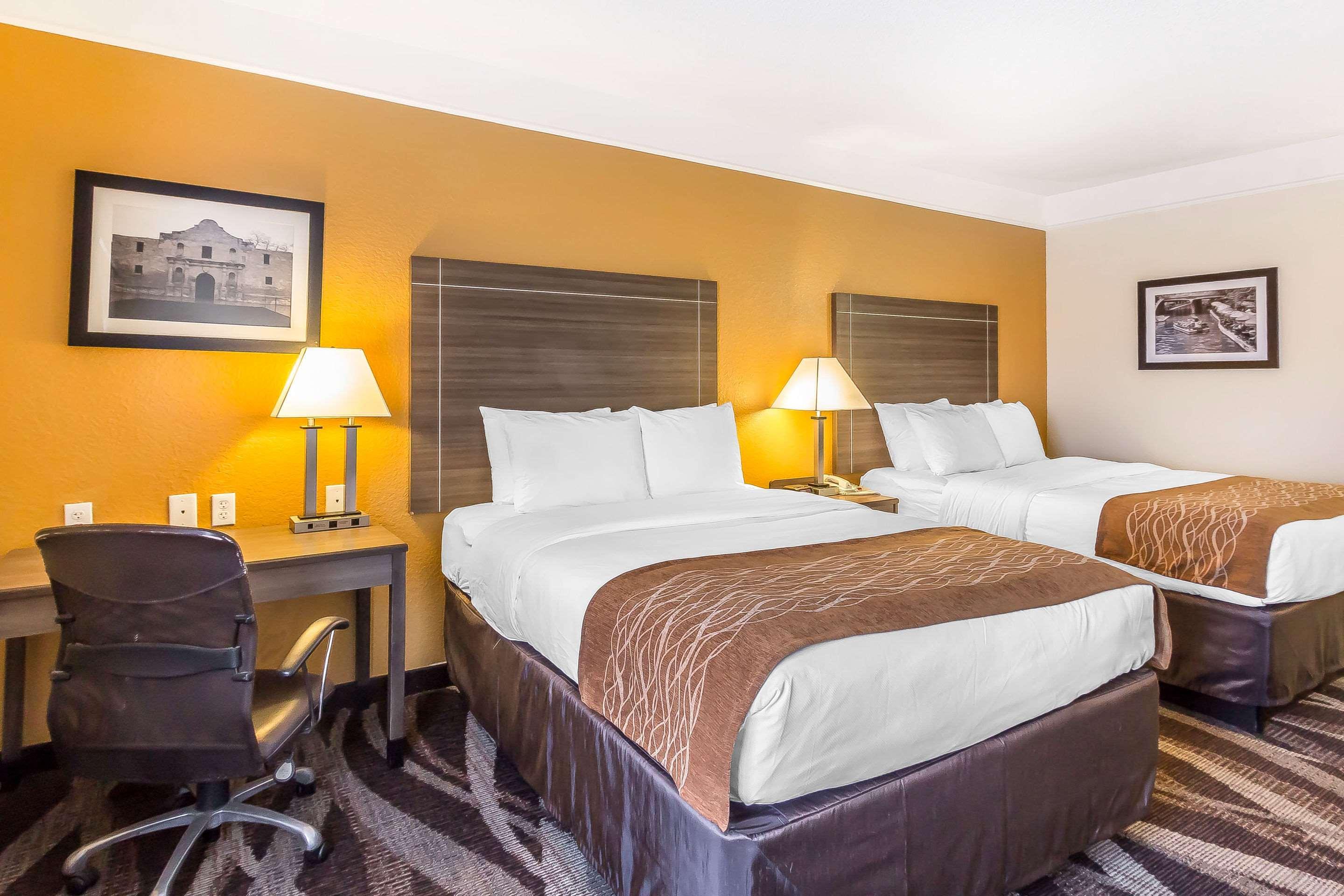 Comfort Inn Near Frost Bank Center ซานอันโตนิโอ ภายนอก รูปภาพ